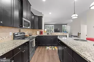 7723 Milton Cir, Gainesville, VA 20155 - Photo 14