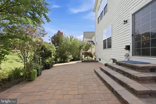 8816 Yellowthroat Ct, Gainesville, VA 20155 - Photo 6