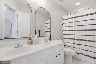 8816 Yellowthroat Ct, Gainesville, VA 20155 - Photo 22
