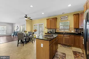 15333 Dillwyn Ct, Woodbridge, VA 22193 - Photo 12