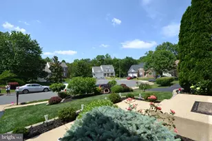 15209 Warbler Ct, Woodbridge, VA 22193 - Photo 2