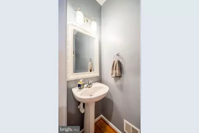 18081 Camdenhurst Drive, Gainesville, VA 20155 - Photo 16