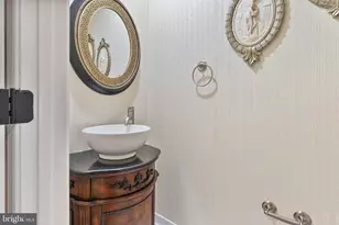 8135 Cancun Ct, Gainesville, VA 20155 - Photo 16