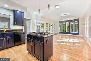 8135 Cancun Ct, Gainesville, VA 20155 - Photo 4