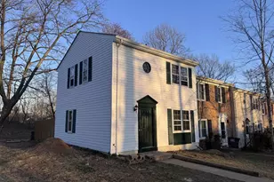 12335 Woodlawn Ct, Woodbridge, VA 22192 - Photo 2