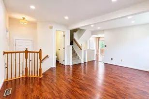 8268 Vermont Pl, Manassas, VA 20111 - Photo 2