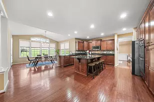 14923 Spriggs Tree Ln, Woodbridge, VA 22193 - Photo 12