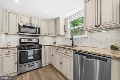 6109 Plainville Lane, Woodbridge, VA 22193 - Photo 18