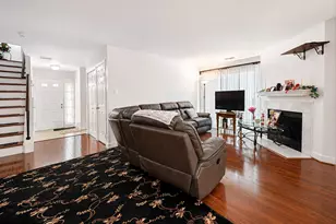 10521 Stonington Ln, Manassas, VA 20109 - Photo 6