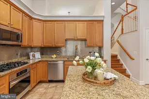 2158 Oberlin Dr, Woodbridge, VA 22191 - Photo 8