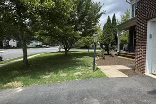 15563 Kelley Farm Ct, Woodbridge, VA 22193 - Photo 2