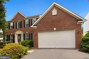12809 Gentle Shade Dr, Bristow, VA 20136 - Photo 2