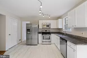 3429 Lacrosse Ct, Woodbridge, VA 22193 - Photo 10