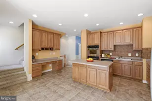 6830 Witton Cir, Gainesville, VA 20155 - Photo 10