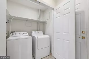6830 Witton Cir, Gainesville, VA 20155 - Photo 24