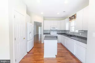 6845 Saddle Run Way, Gainesville, VA 20155 - Photo 10