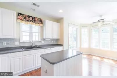 6845 Saddle Run Way, Gainesville, VA 20155 - Photo 8