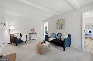 4556 Lawnvale Dr, Gainesville, VA 20155 - Photo 10