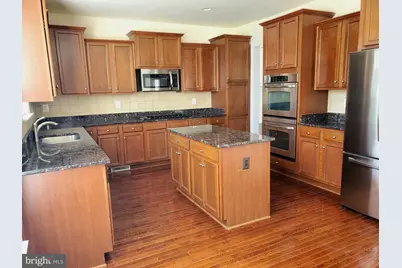12578 Stone Lined Circle, Woodbridge, VA 22192 - Photo 6