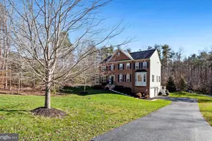 5401 Tomlinson Dr, Woodbridge, VA 22192 - Photo 2