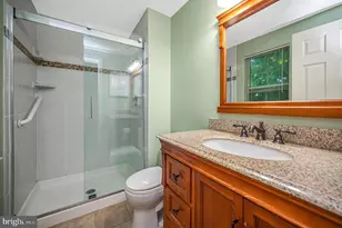 11837 Parliament Dr, Woodbridge, VA 22192 - Photo 38
