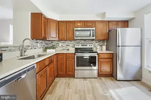 3433 Belleplain Ct, Dumfries, VA 22026 - Photo 8