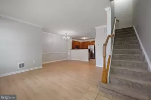 15555 John Diskin Cir, Woodbridge, VA 22191 - Photo 2