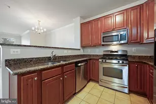 15555 John Diskin Cir, Woodbridge, VA 22191 - Photo 6