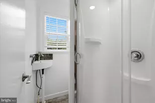 5388 Shamus Ct, Woodbridge, VA 22193 - Photo 8