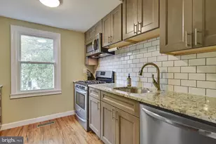 9438 Abingdon Ct, Manassas, VA 20109 - Photo 2
