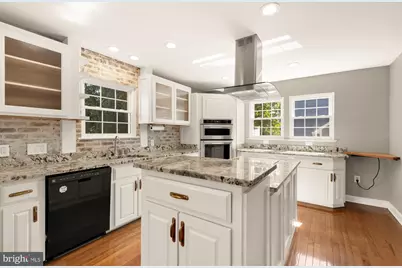 13581 Castlebridge Lane, Woodbridge, VA 22193 - Photo 8