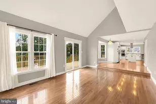 13581 Castlebridge Ln, Woodbridge, VA 22193 - Photo 6