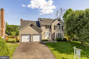13581 Castlebridge Ln, Woodbridge, VA 22193 - Photo 2