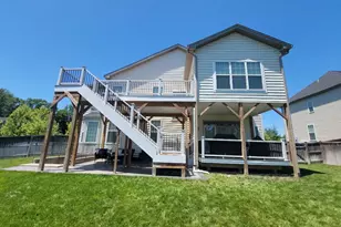12137 Hickory Falls Ct, Woodbridge, VA 22192 - Photo 2