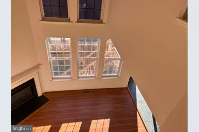 6821 Hollow Glen Court, Gainesville, VA 20155 - Photo 8