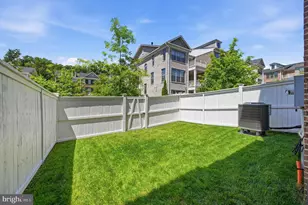 7914 Turtle Crk Cir, Gainesville, VA 20155 - Photo 6