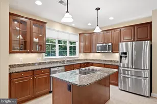 12100 Stretford Forest Ct, Bristow, VA 20136 - Photo 2