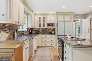 13986 Dancing Twig Dr, Gainesville, VA 20155 - Photo 8