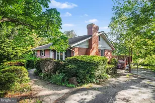 7409 Lake Dr, Manassas, VA 20111 - Photo 2