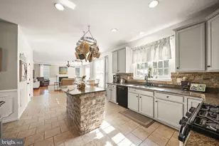 9009 Paddington Ct, Bristow, VA 20136 - Photo 10