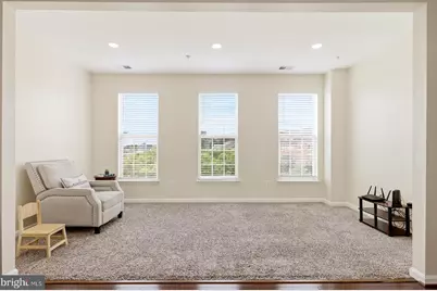 7931 Crescent Park Drive, Gainesville, VA 20155 - Photo 10