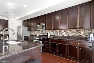 7931 Crescent Park Dr, Gainesville, VA 20155 - Photo 18