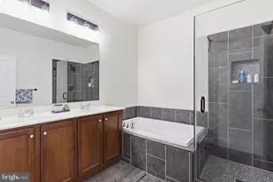 7931 Crescent Park Dr, Gainesville, VA 20155 - Photo 34