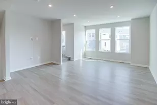 18297 Summit Pointe Dr, Triangle, VA 22172 - Photo 14