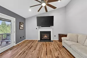 13802 Mapledale Ave, Woodbridge, VA 22193 - Photo 10