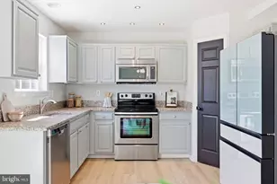 7011 Village Stream Pl, Gainesville, VA 20155 - Photo 6