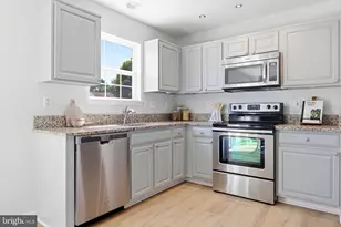7011 Village Stream Pl, Gainesville, VA 20155 - Photo 12