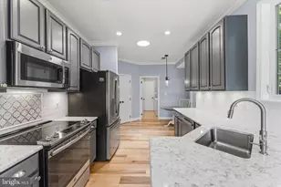 6817 Derby Run Way, Gainesville, VA 20155 - Photo 10