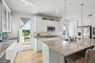 4014 Shire Meadow Ln, Triangle, VA 22172 - Photo 12