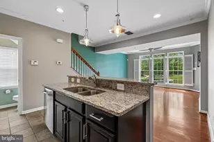 15270 Regents Park Dr, Woodbridge, VA 22191 - Photo 12